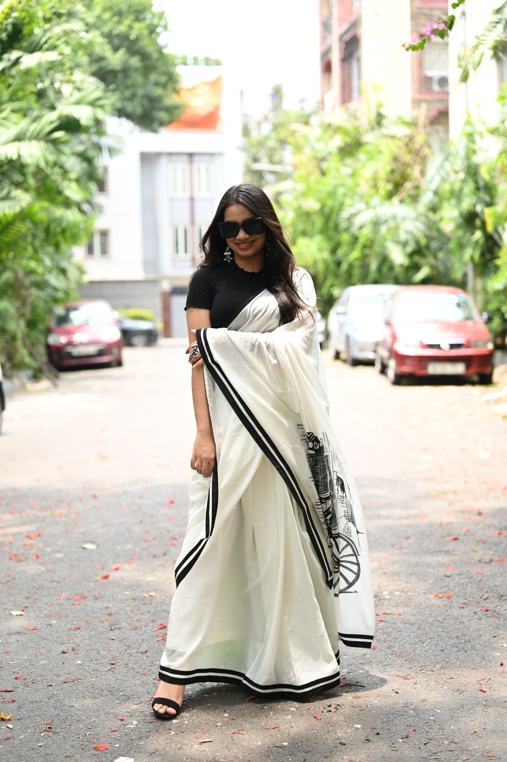 Off-White Muslin Silk Saree (Kolkata Cityscape Art)